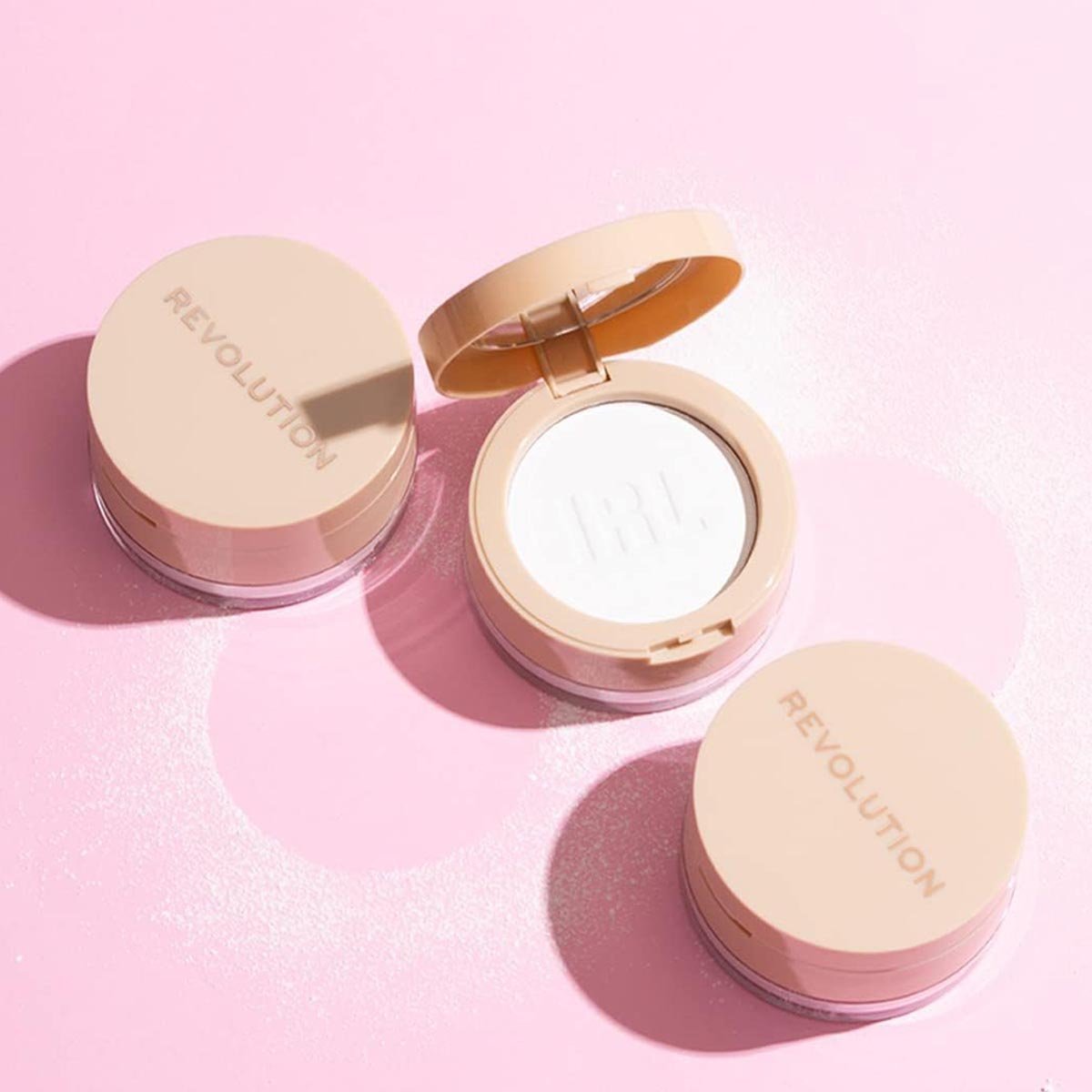 Makeup Revolution, IRL Soft Focus 2 In 1 Powder, Pressed and Loose Face Powder, Universal Shade, Translucent, 6g - Image 4